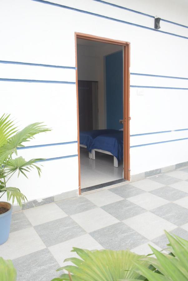 Bed and Breakfast The Autumn Leaves Bhopal Exterior foto